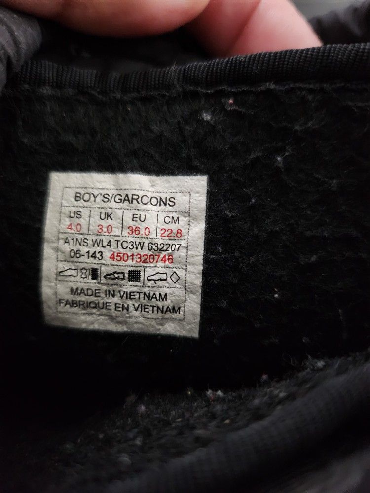 Big Kid Northface Boots Size 4 $20 - photo 4