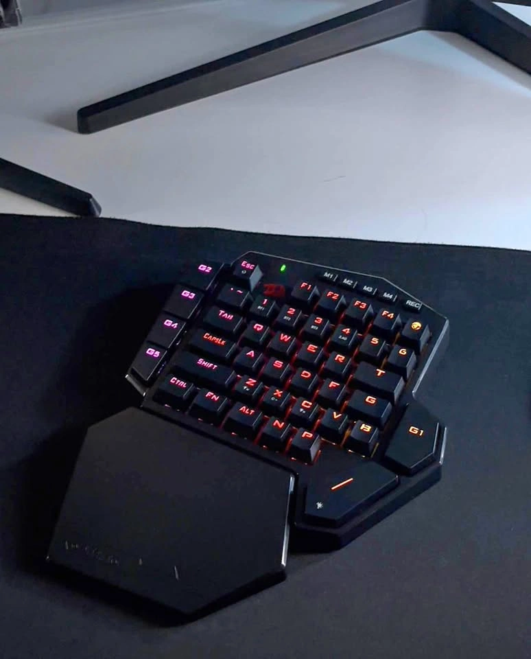 New - Wireless One-Handed Mechanical Keyboard