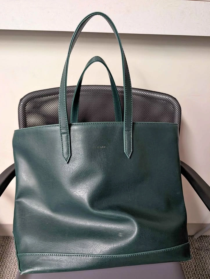 Green Matt & Nat Tote