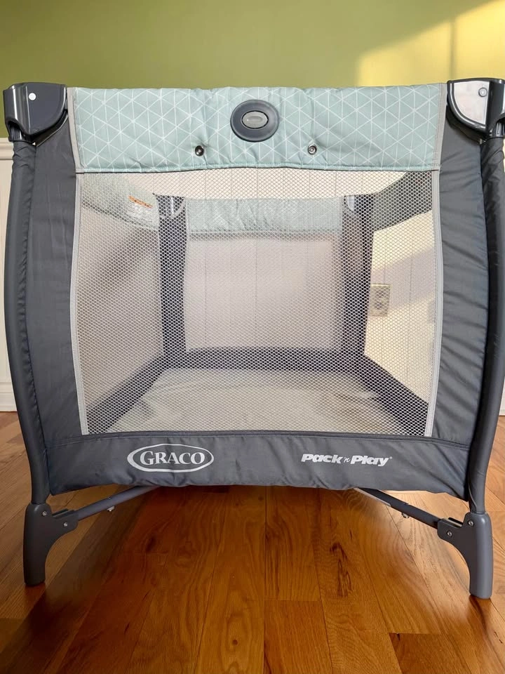 Graco Pack n Play with accessories - photo 2