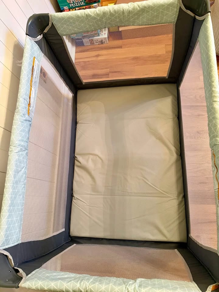 Graco Pack n Play with accessories - photo 5