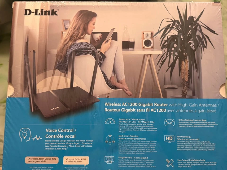 D-Link Wireless AC1200 Gigabit Router - photo 2
