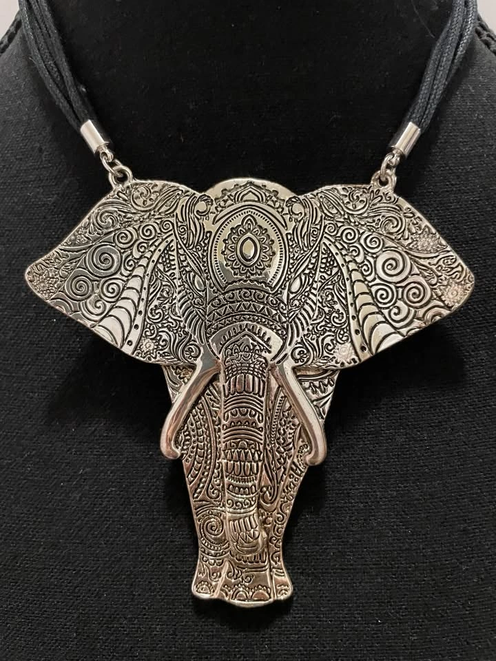Silver elephant necklace on a black cord - photo 2