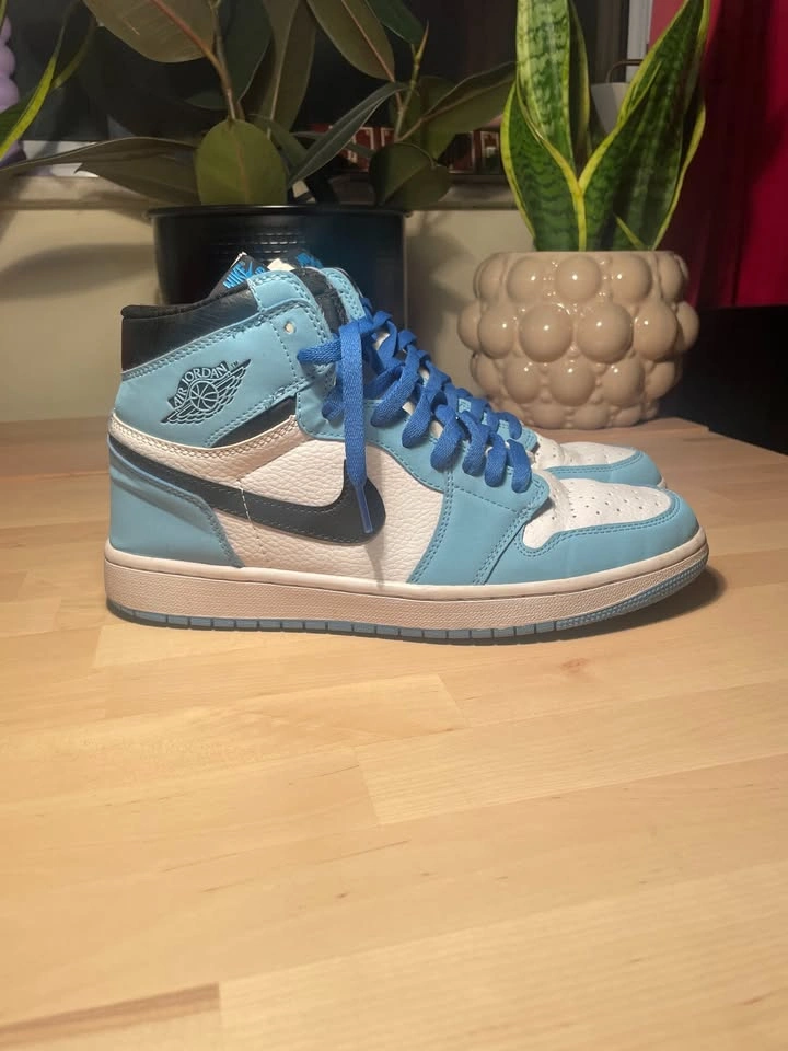 Mens US 10 Nike Air Jordan 1 Retro High OG University Blue - photo 2