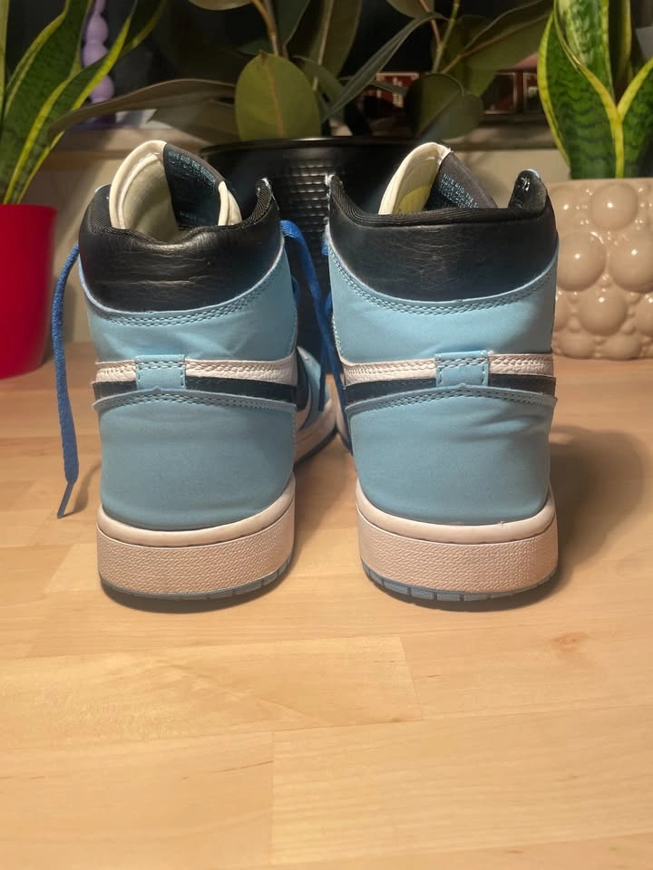 Mens US 10 Nike Air Jordan 1 Retro High OG University Blue - photo 3