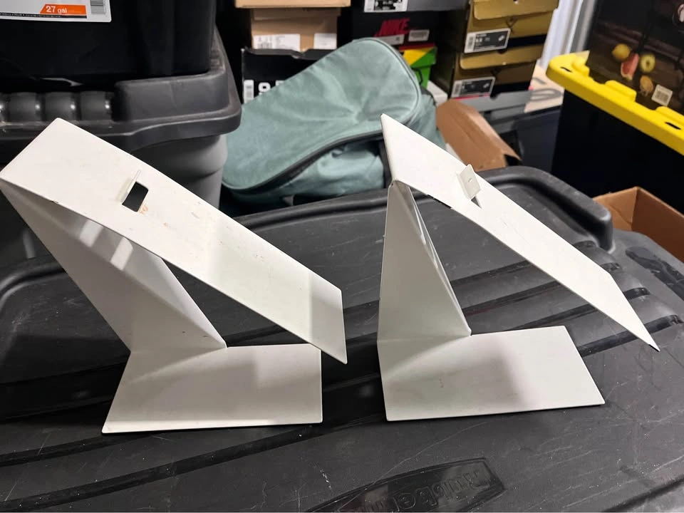 Set of 4 White Shoe Display Holders - photo 2