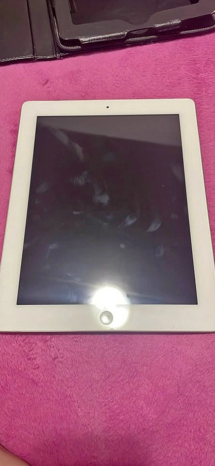Apple iPad 2 (2nd Gen) 64GB WiFi + 3G White