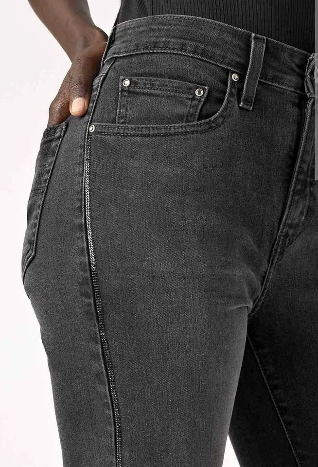 Levi’s 725 High Rise Bootcut — Size 25 — Black — Y2K
