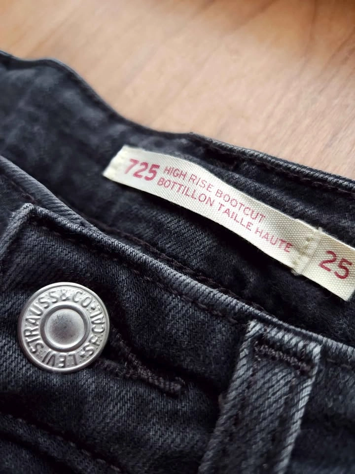 Levi’s 725 High Rise Bootcut — Size 25 — Black — Y2K - photo 4