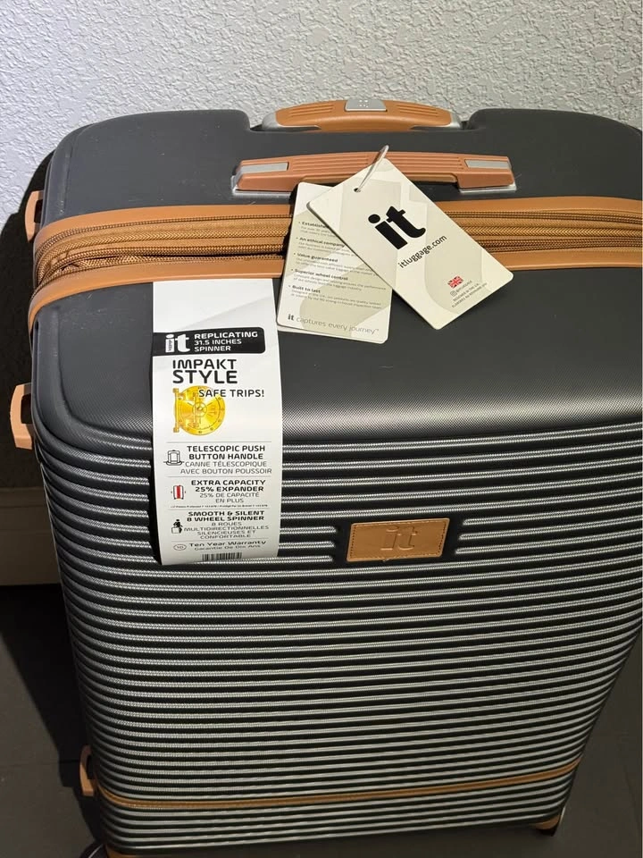 New, good brand, extra large expandable hard-side suitcase. - photo 2