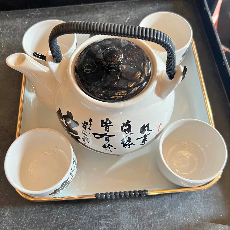 Chinese Tea Pot / 4 Cups Set with Tray Infuser