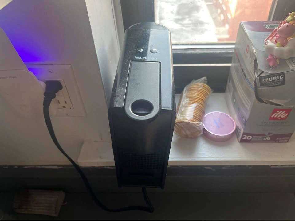 Nespresso Capsule Machine - photo 2