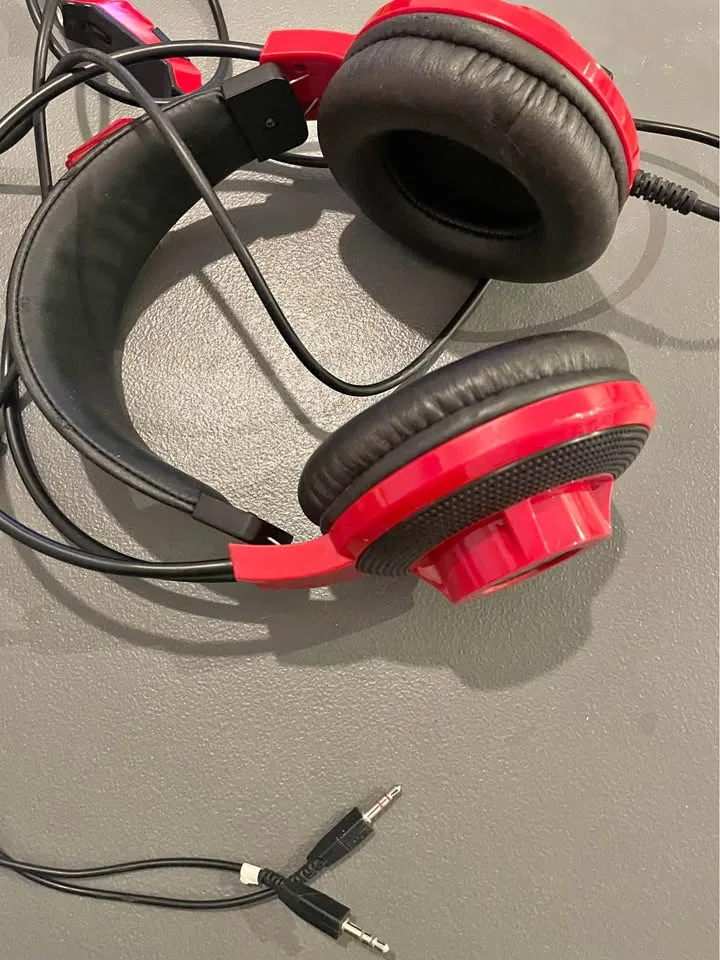 msi wired overhead earphones thumbnail