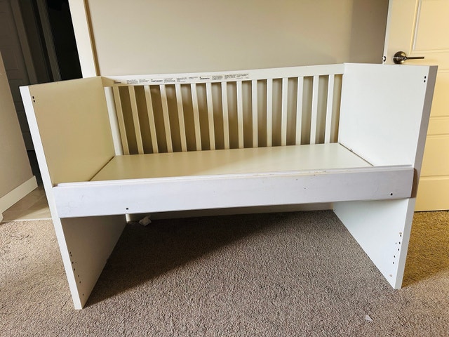 Baby Crib Adjustable Height