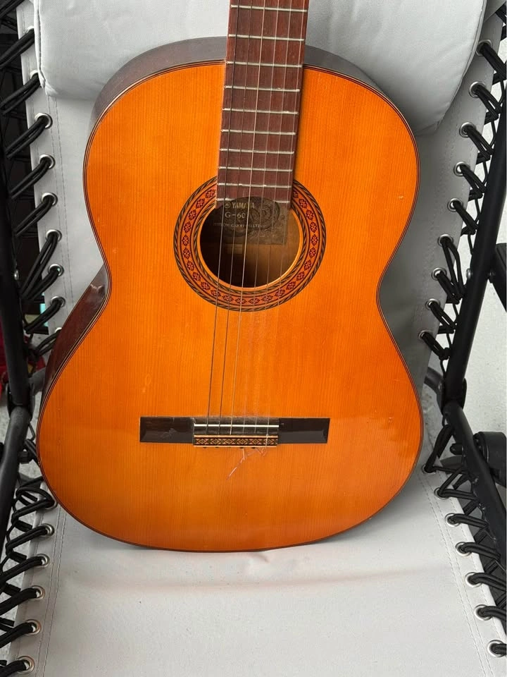 Yamaha Classical Guitar - photo 2