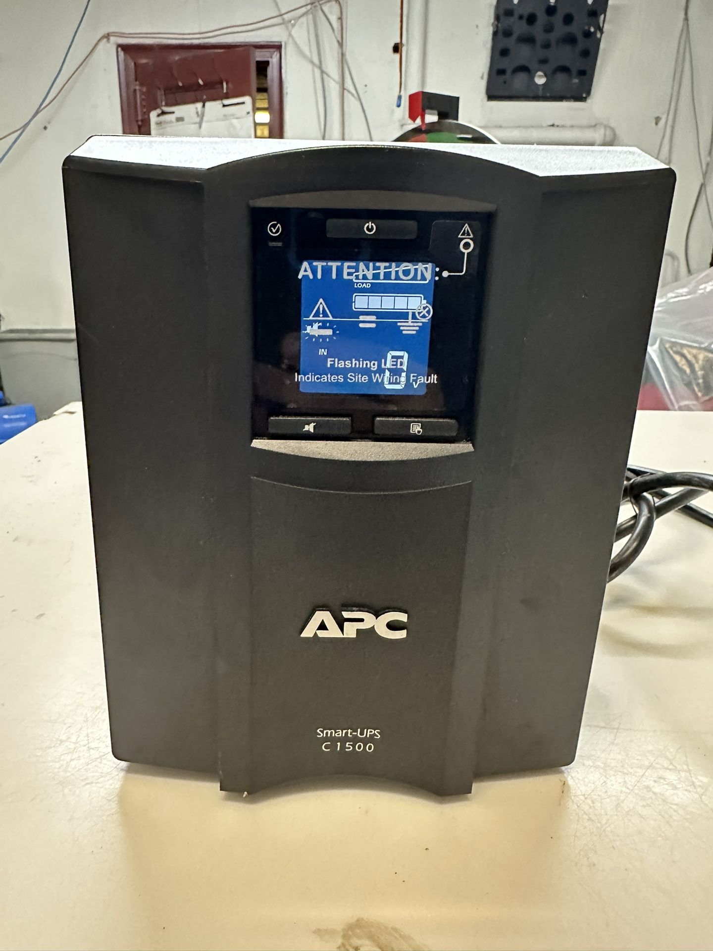 APC Smart UPS 1.44 kVA 120V