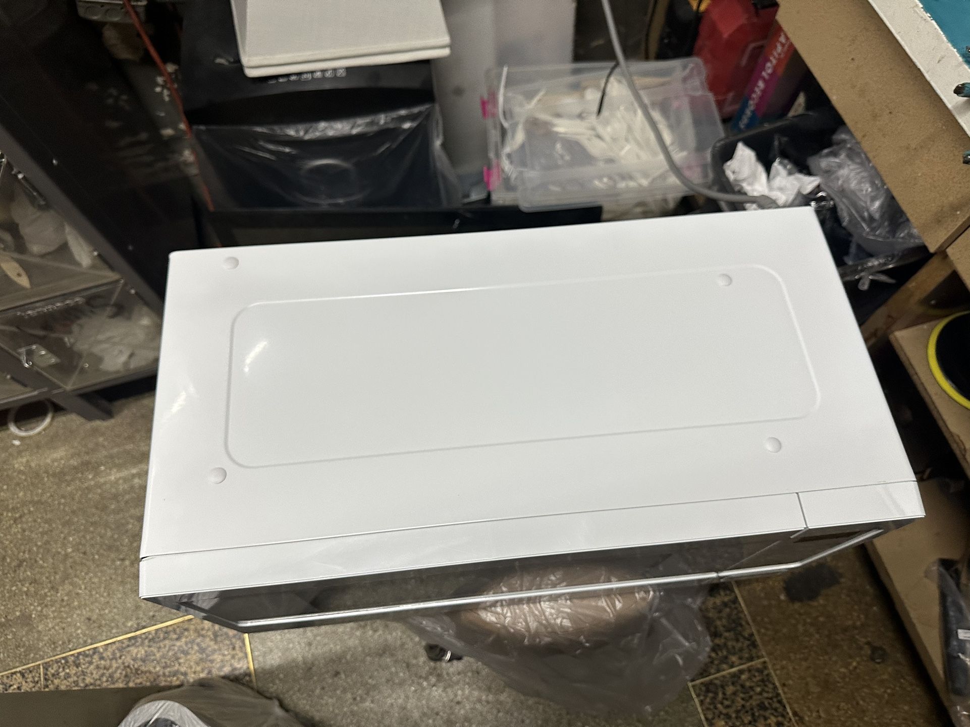 GE PEM31DFWW Profile 1.1 Cu. Ft. White Countertop Microwave - photo 4