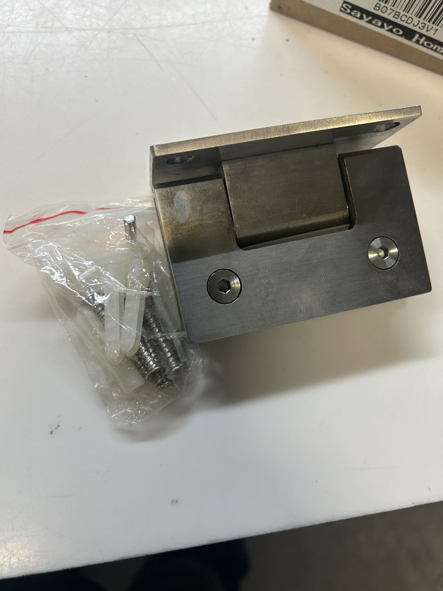 Sayayo 90 Degree Glass Clamp Hinge for Glass Doors (8-12mm) - photo 4
