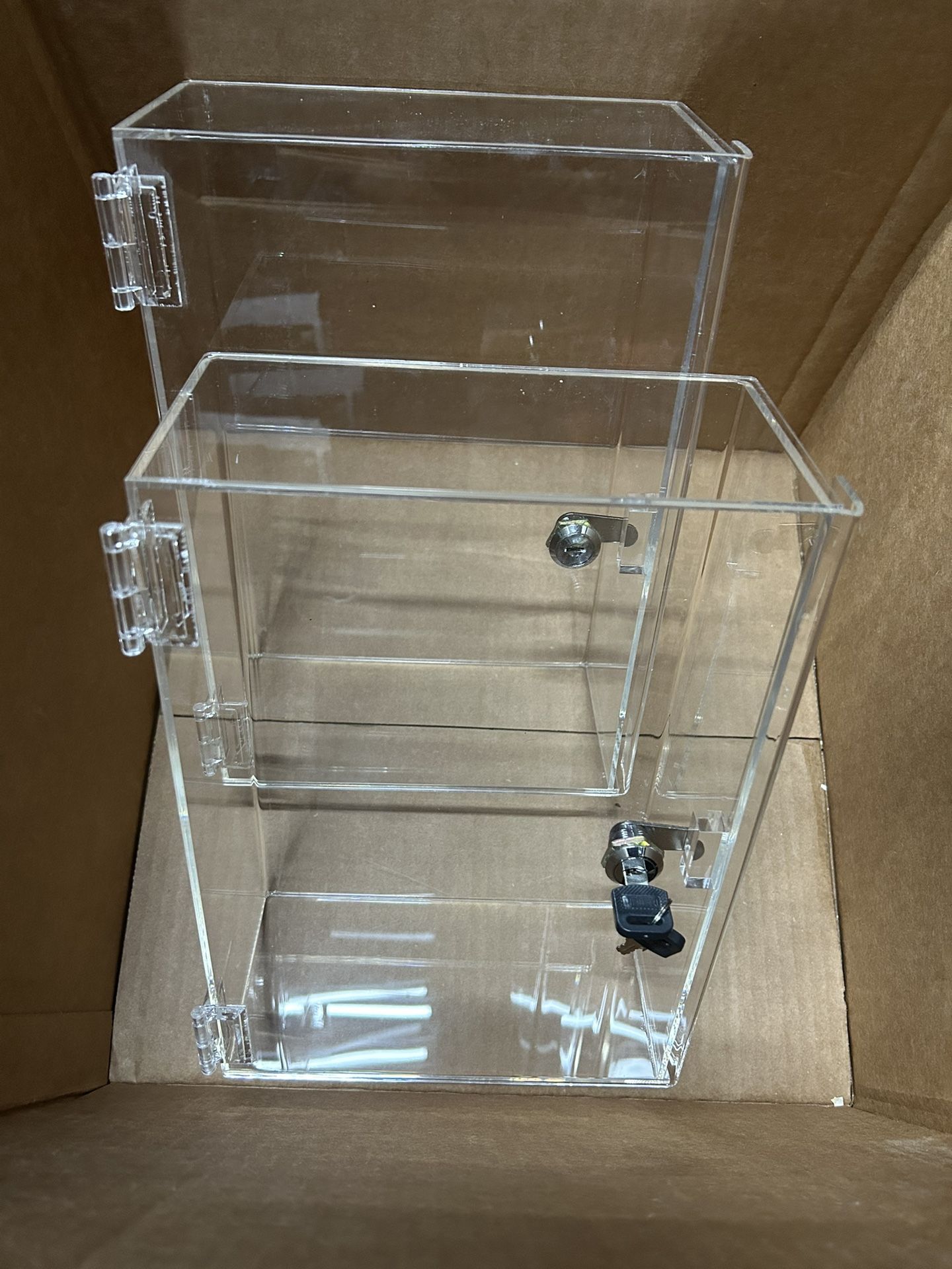 Locking Acrylic Display Case 12"x8"x4" w/ Keys
