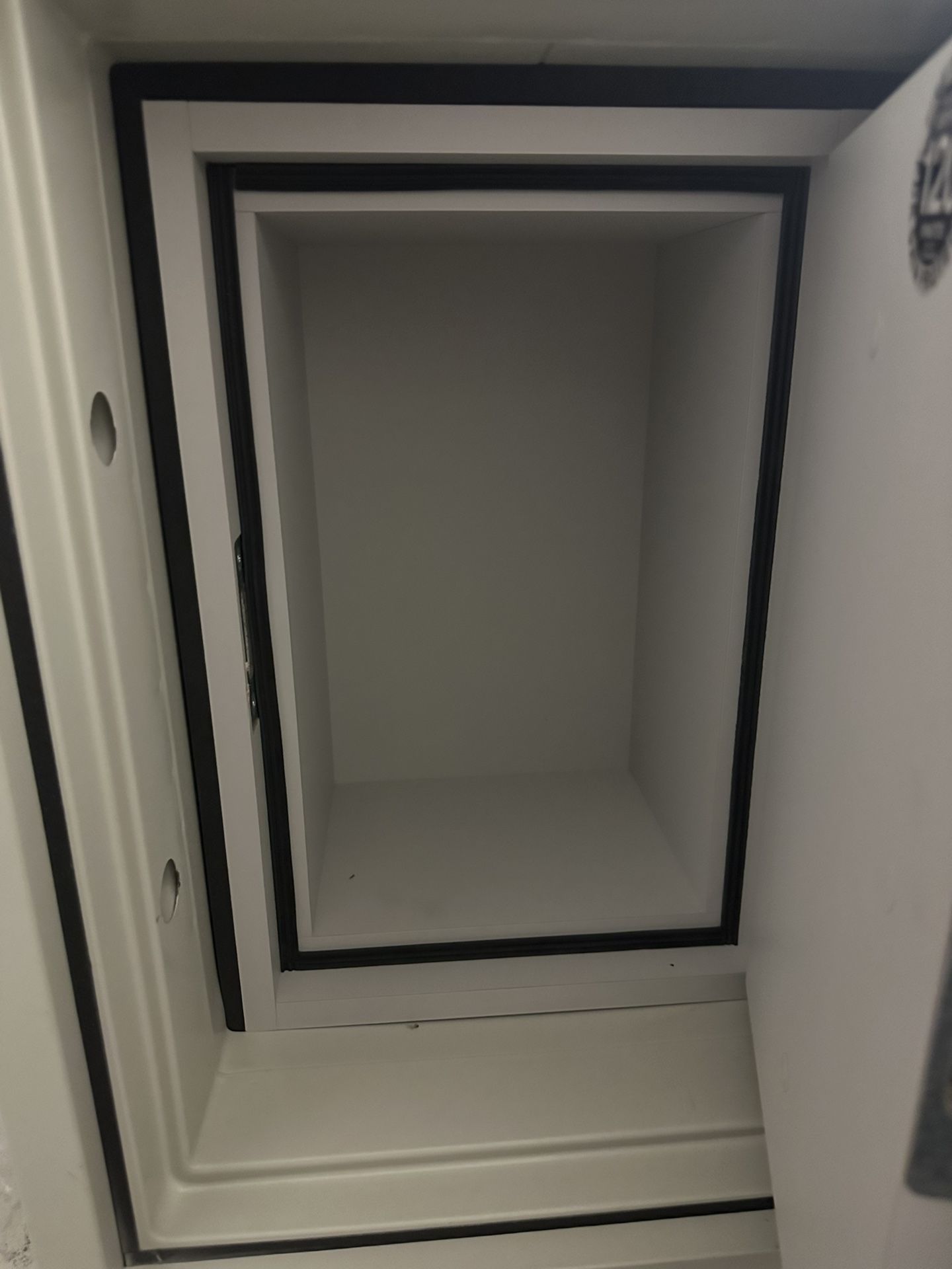 HOENIX DC2002 Data/Media Safe - photo 2