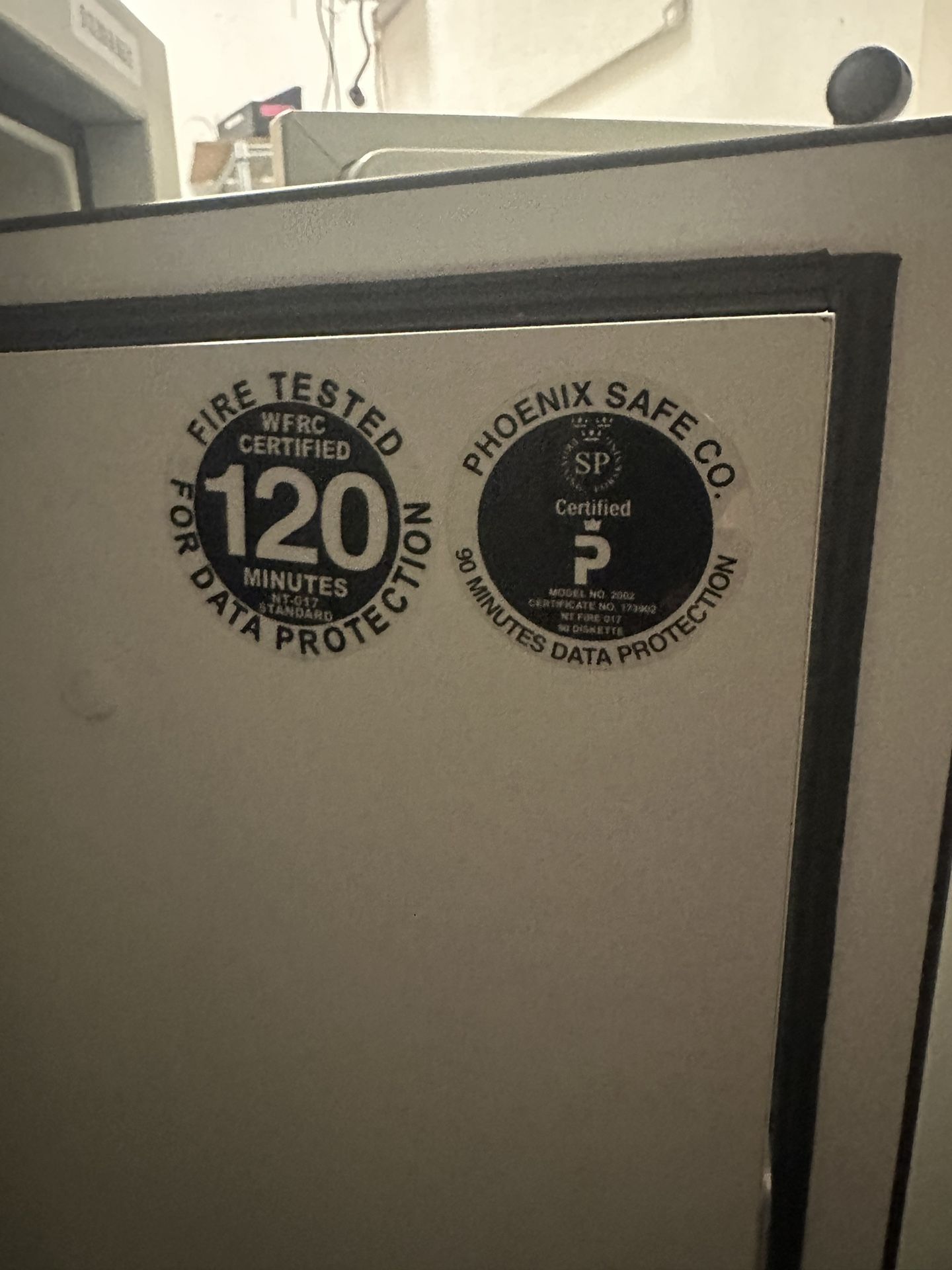 HOENIX DC2002 Data/Media Safe - photo 4