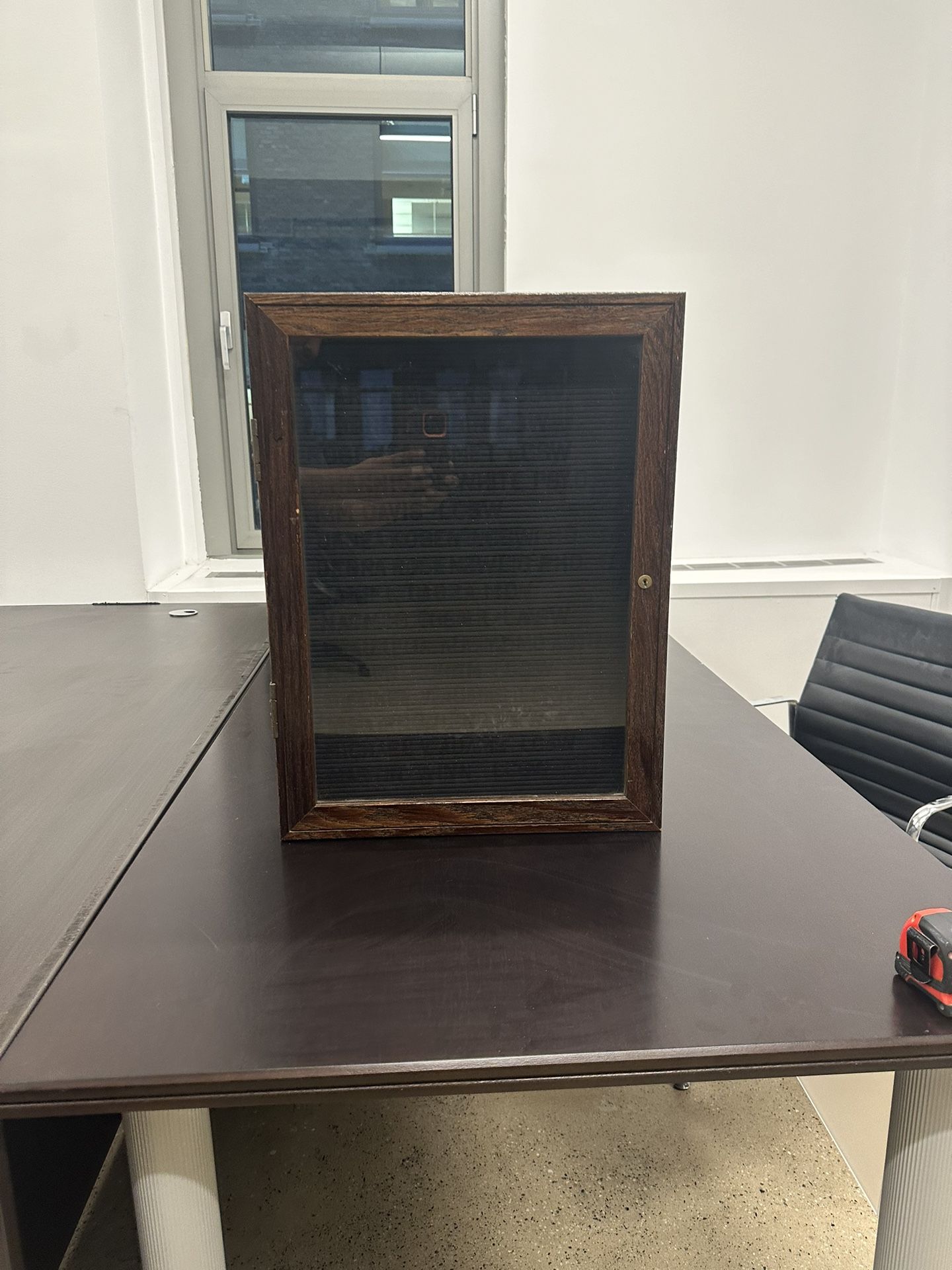 Indoor Enclosed Letter Board w/ One Door & Oak Finish Frame (18" - photo 2