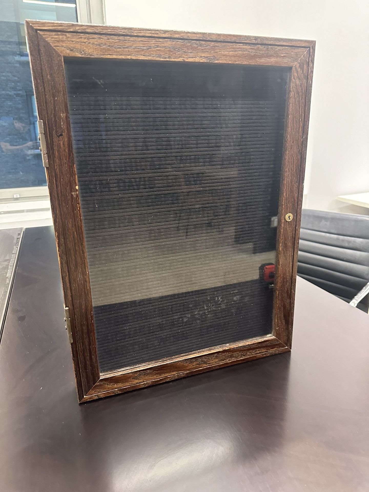Indoor Enclosed Letter Board w/ One Door & Oak Finish Frame (18" - photo 4