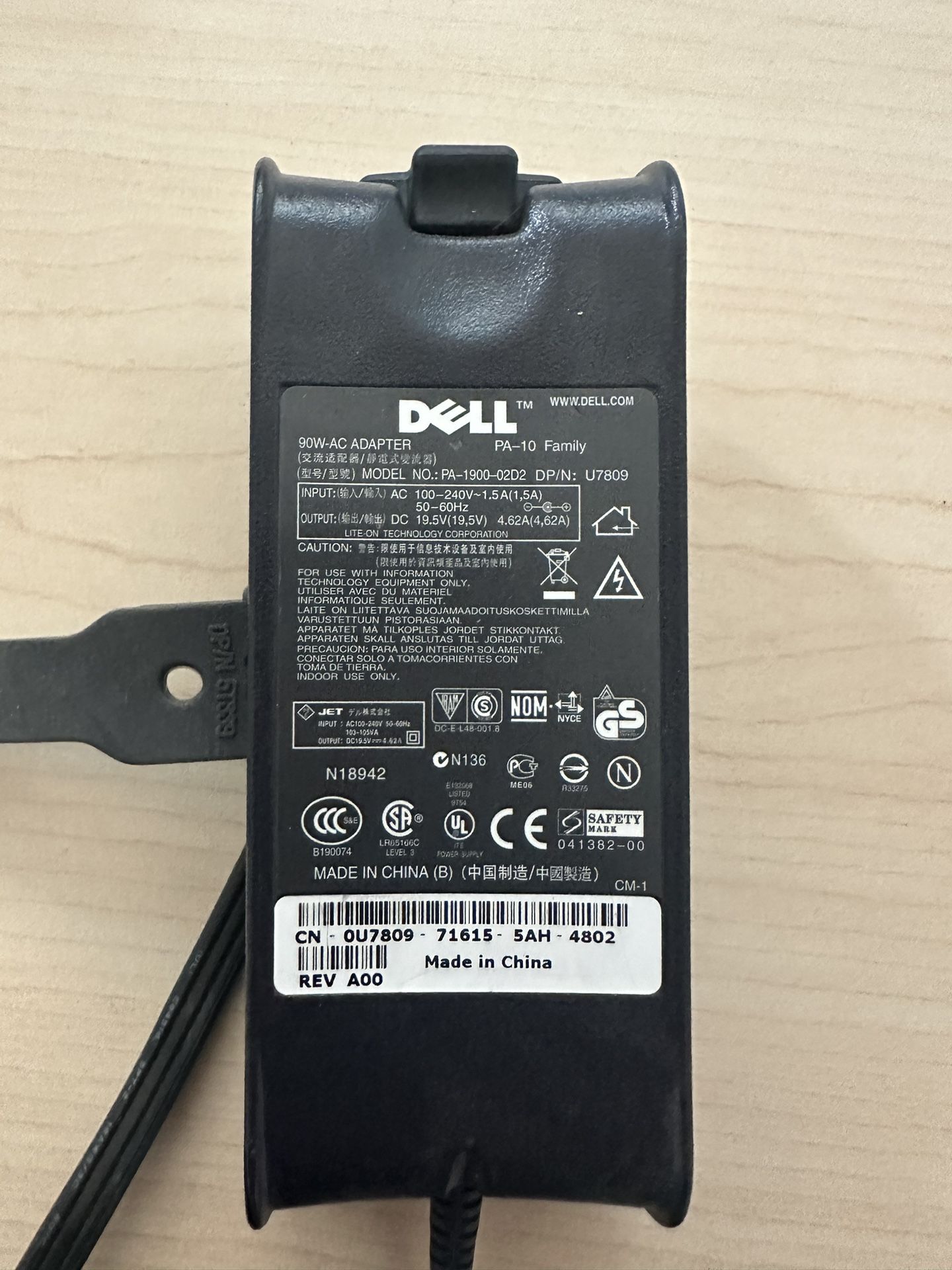 Genuine Dell Latitude C-Series PA-9 90W AC Adapter PA-1900-02D