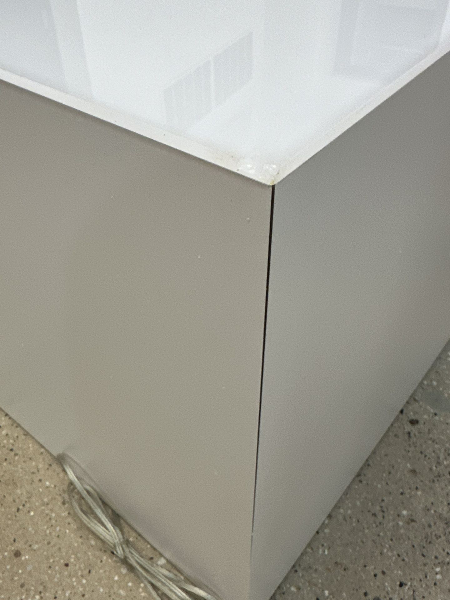WHITE LAMINATE PEDESTAL - photo 5