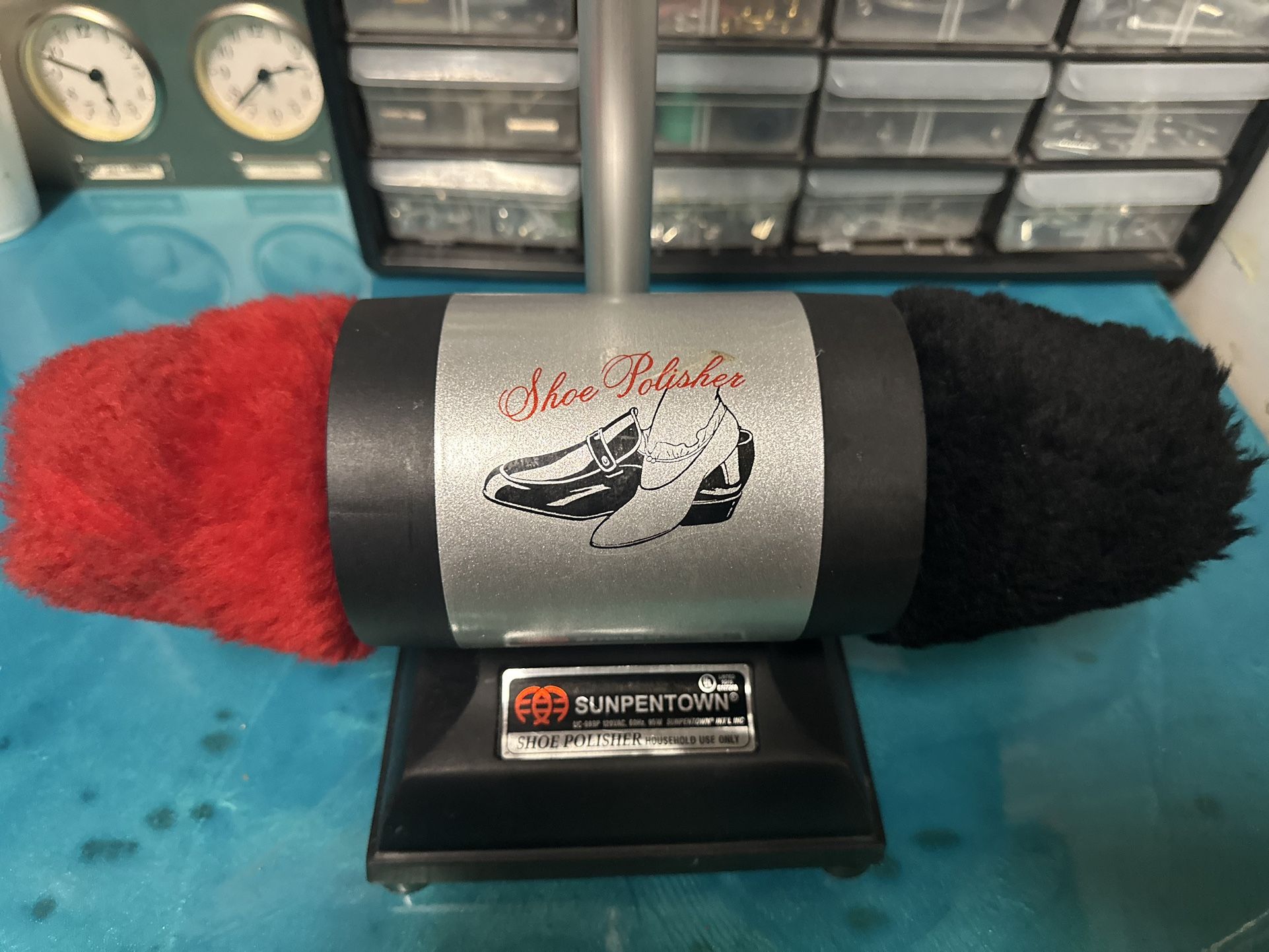 Sunpentown UC-989 Dual-Buffer Shoe Polisher w/Lamb Wool buffers - photo 4