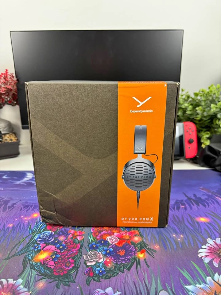 DT 900 PRO X (Negotiable)
