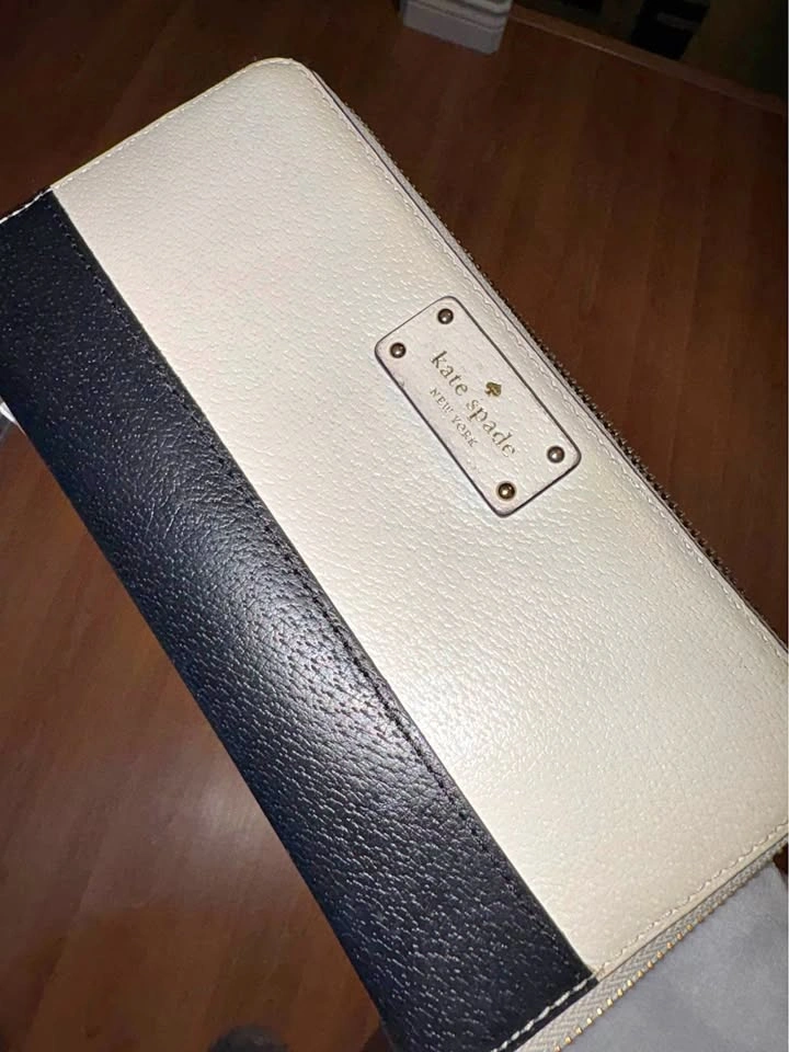Kate Spade Black & Cream Zip-Around Wallet
