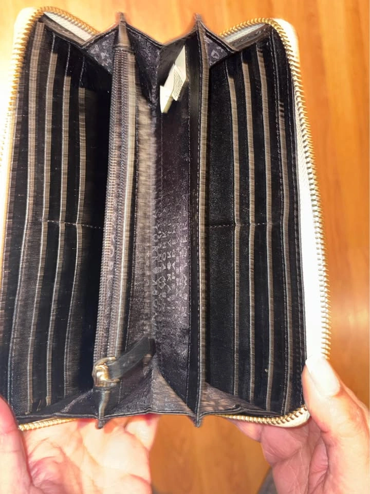 Kate Spade Black & Cream Zip-Around Wallet - photo 3