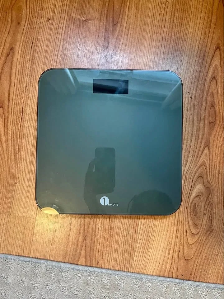 1 BY ONE Digital Bathroom Scale
