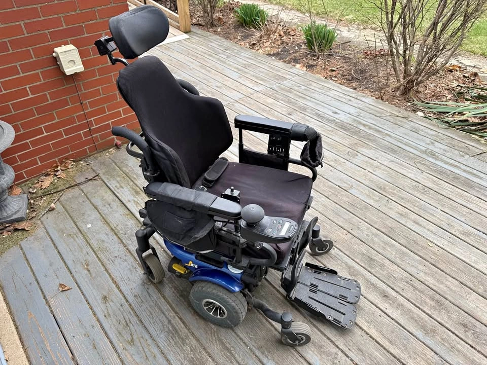 Quantum J6 Power Wheel Chair with Tilt Function - photo 2