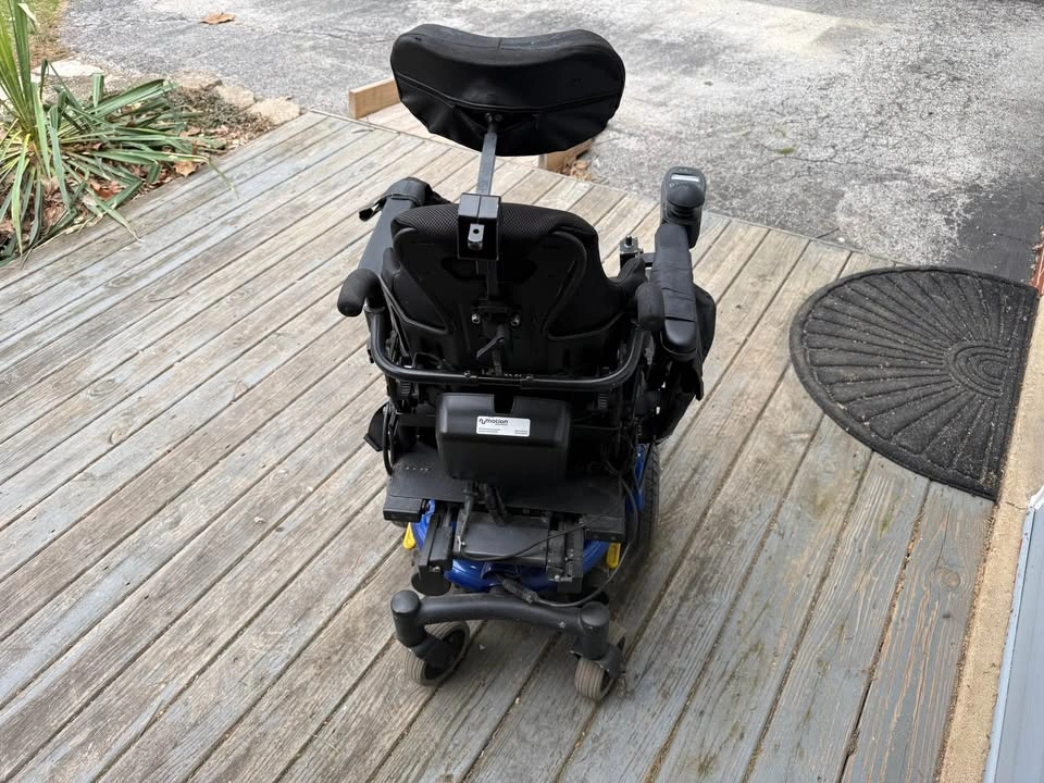 Quantum J6 Power Wheel Chair with Tilt Function - photo 3