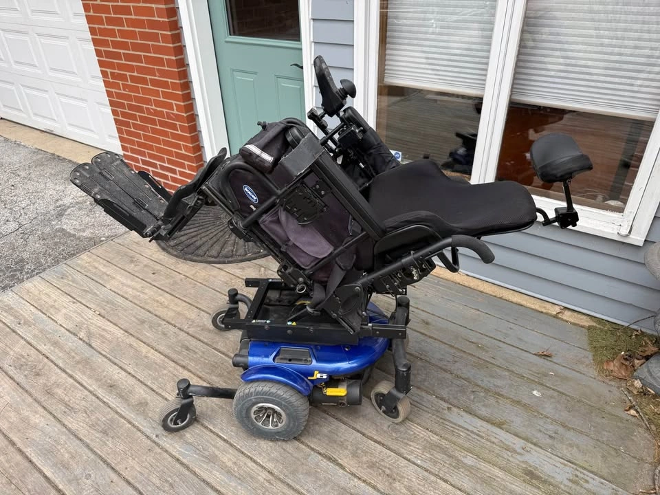 Quantum J6 Power Wheel Chair with Tilt Function - photo 4