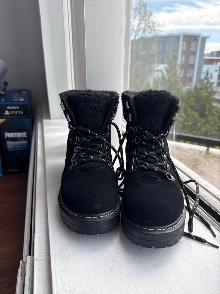 Black Winter Combat Boots – Warm Lined – Size 7 - photo 3