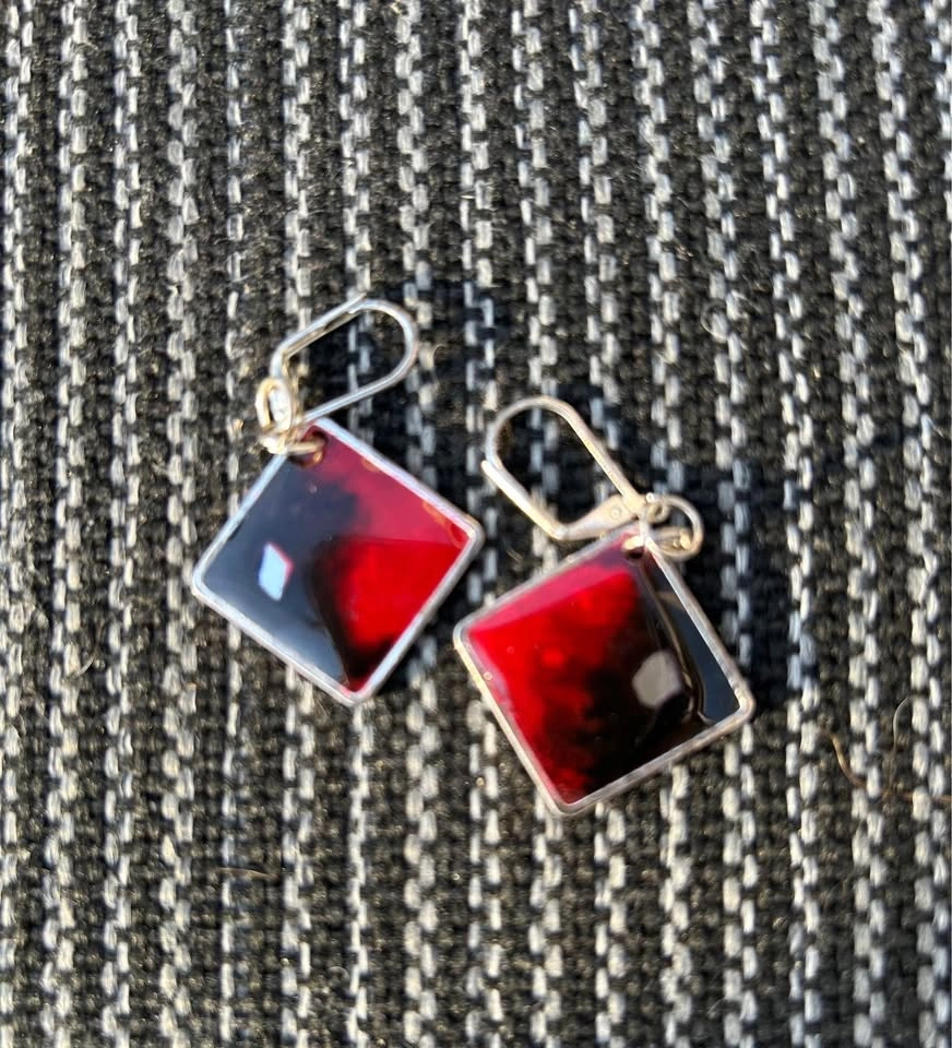 Crimson and black earrings with diamond shape - photo 2