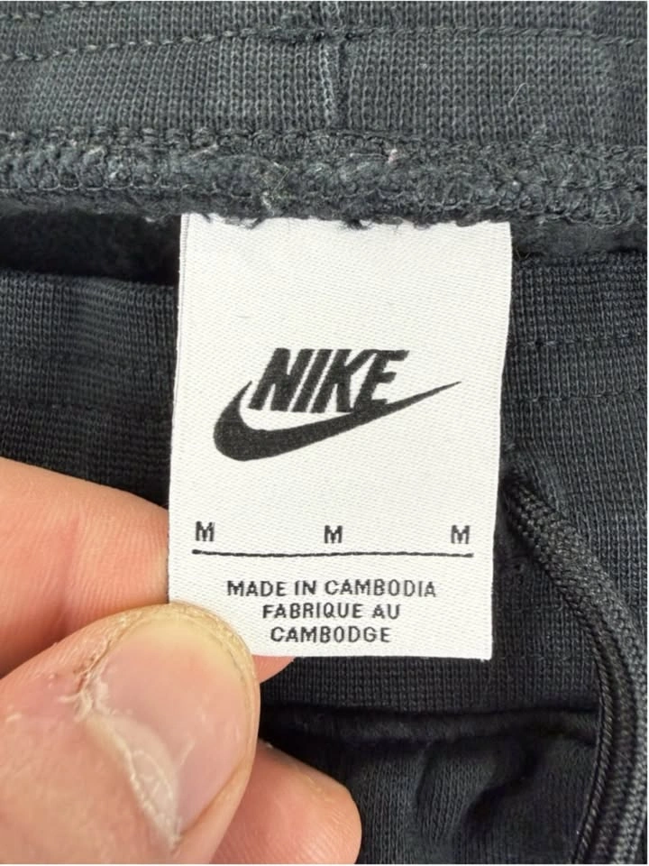 Nike Men's Medium Black Fleece Jogger Slim Pants DR8949-011 - photo 2