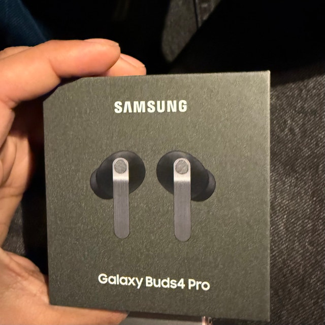 Authentic Samsung Galaxy Buds4 Pro
