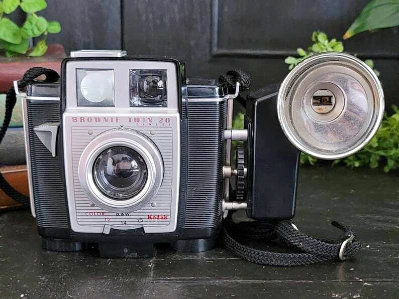 VTG 1960's Kodak Brownie Twin 20 Camera w/ Supermite Flash Holde