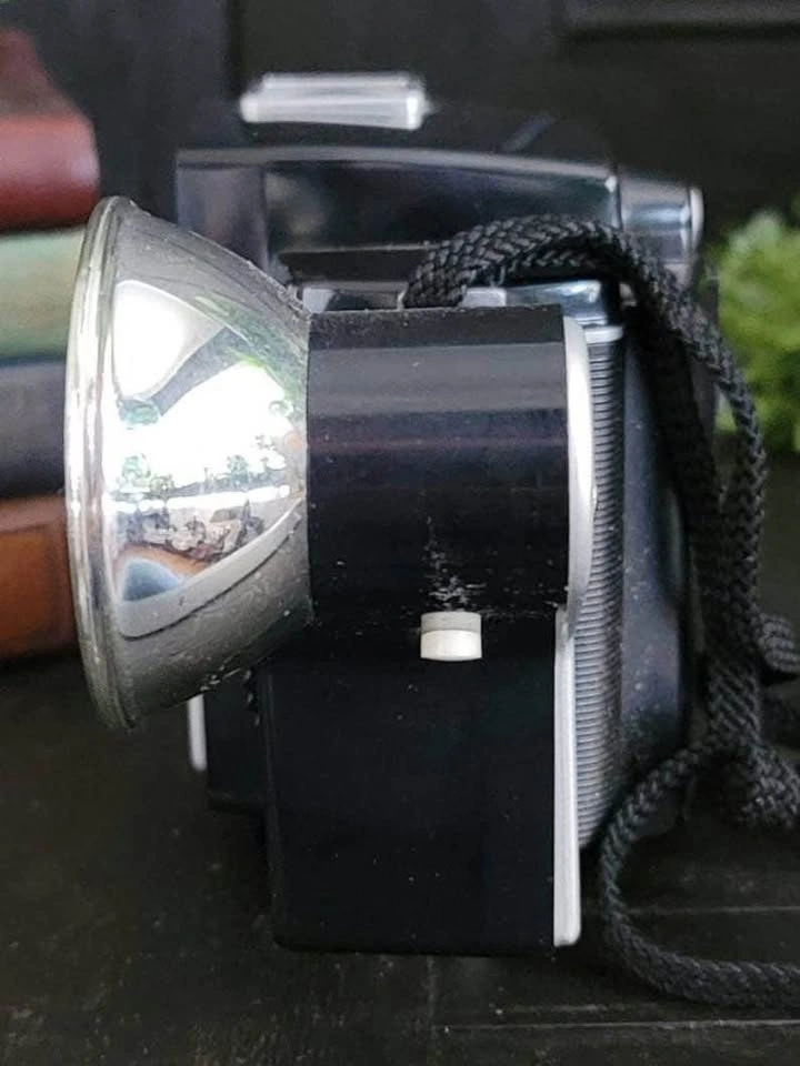 VTG 1960's Kodak Brownie Twin 20 Camera w/ Supermite Flash Holde - photo 2