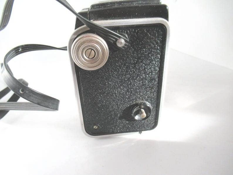 Vintage 1950s Kodak Duaflex 2 Camera (untested) - photo 2