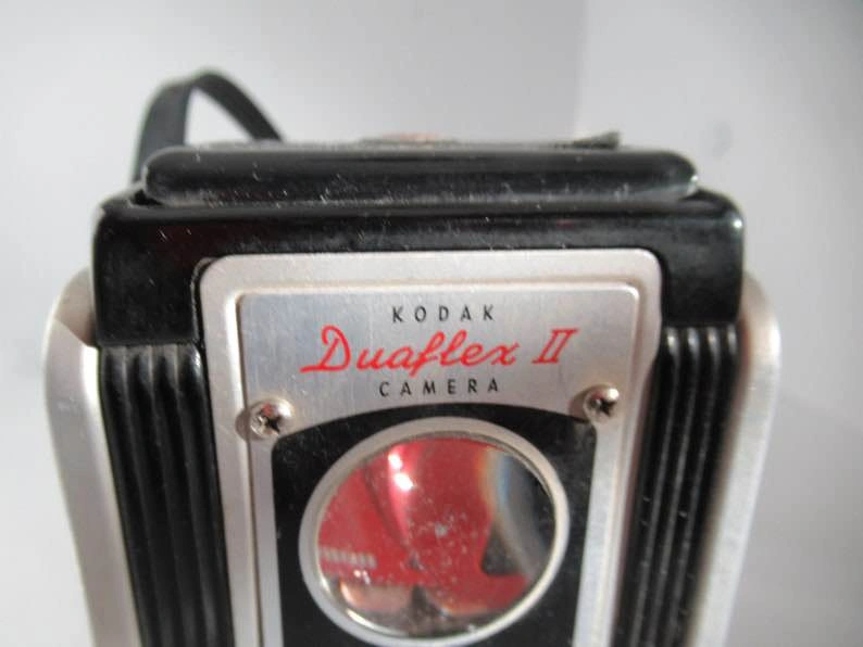 Vintage 1950s Kodak Duaflex 2 Camera (untested) - photo 3