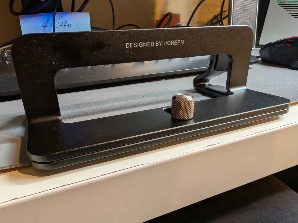 Ugreen Vertical Laptop Stand - photo 4