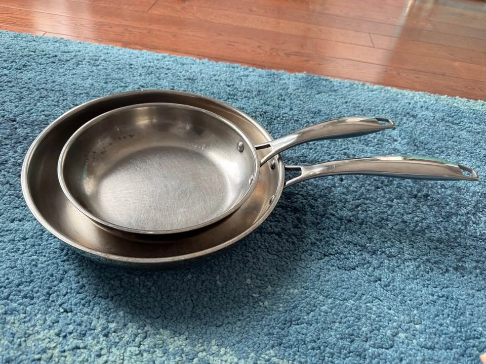 AmazonBasics 2-Piece Oven Safe Frying Pan Set - 8 & 10 inch - photo 4