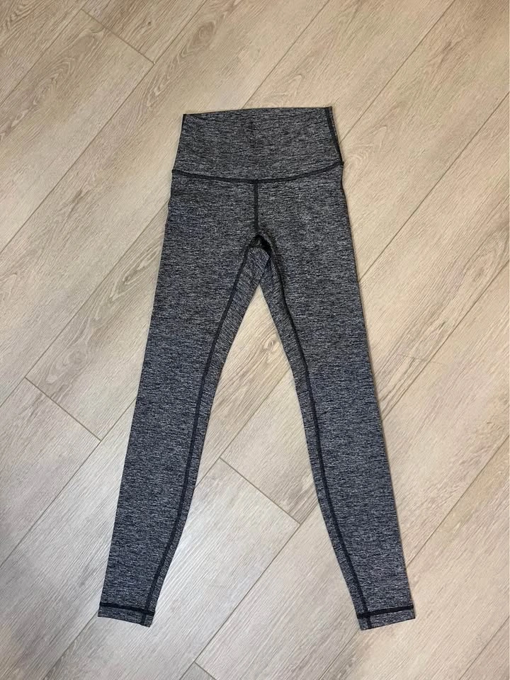 LULULEMON Align Heather Grey Leggings 28" Inseam - photo 2