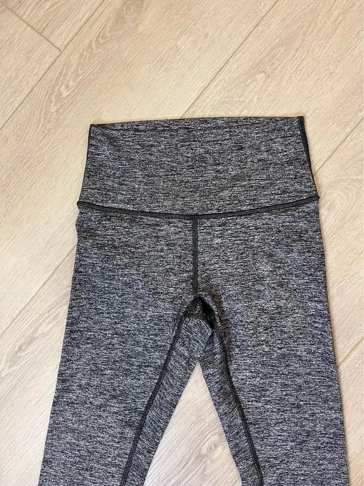 LULULEMON Align Heather Grey Leggings 28" Inseam - photo 3