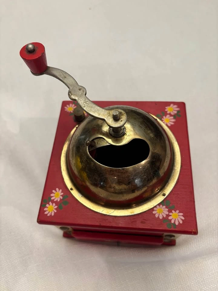 Vintage 1950s Red Coffee Grinder Mill - Farmhouse Decor - photo 2